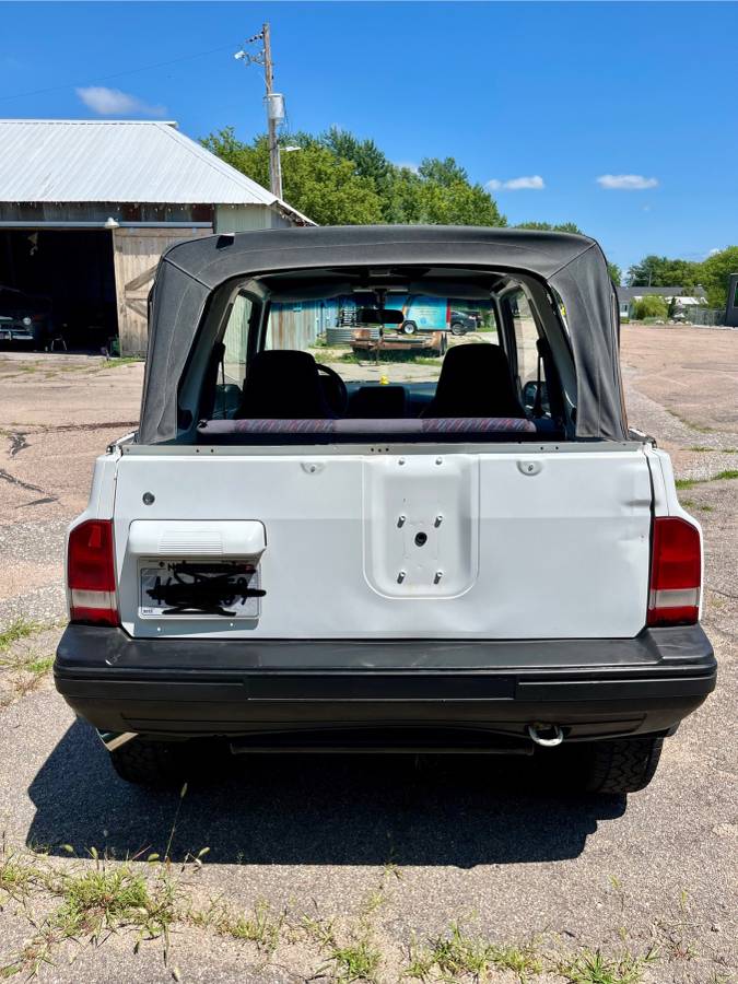 Unknown-Geo-tracker-1995-white-7