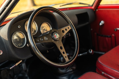 Unknown-Giulietta-1960-Red-RedBlack-5