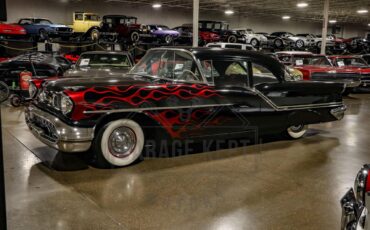 Unknown-Golden-rocket-88-1957-Black-Red-7