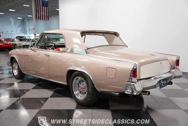 Unknown-Gran-turismo-1963-Gold-Red-11
