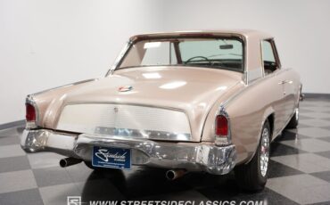 Unknown-Gran-turismo-1963-Gold-Red-14