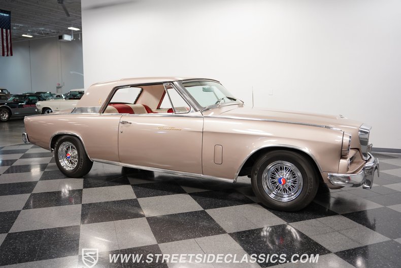 Unknown-Gran-turismo-1963-Gold-Red-18
