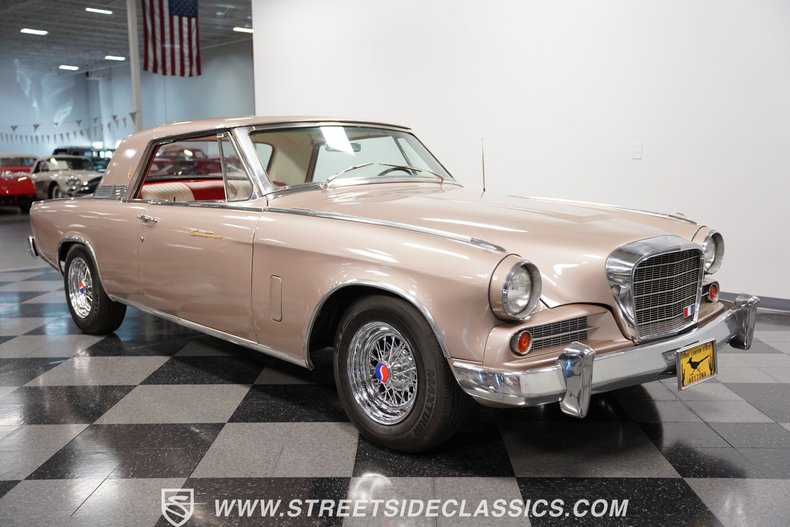 Unknown-Gran-turismo-1963-Gold-Red-19