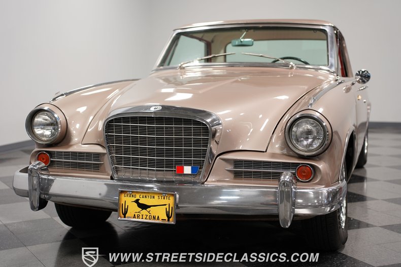 Unknown-Gran-turismo-1963-Gold-Red-24