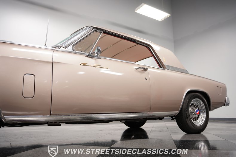 Unknown-Gran-turismo-1963-Gold-Red-25