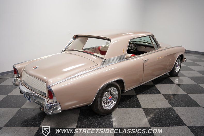 Unknown-Gran-turismo-1963-Gold-Red-28