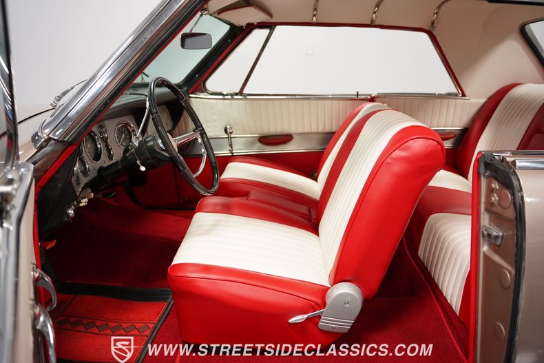Unknown-Gran-turismo-1963-Gold-Red-3