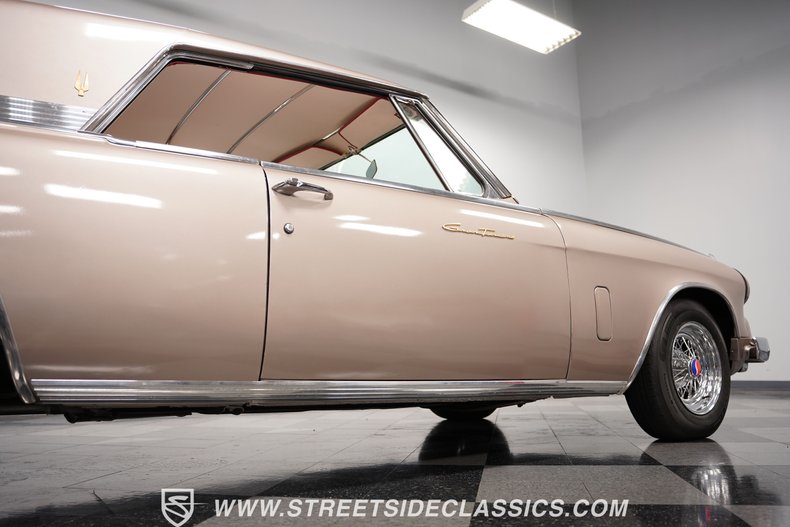 Unknown-Gran-turismo-1963-Gold-Red-30