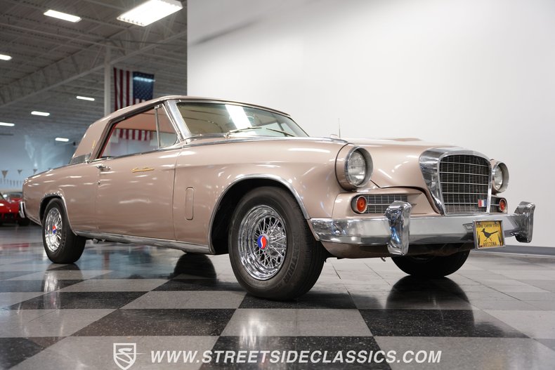 Unknown-Gran-turismo-1963-Gold-Red-33