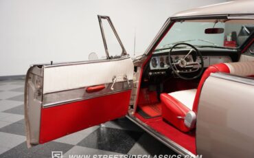 Unknown-Gran-turismo-1963-Gold-Red-39