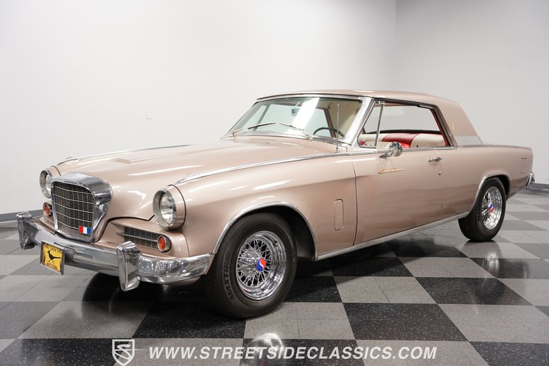Unknown-Gran-turismo-1963-Gold-Red-4