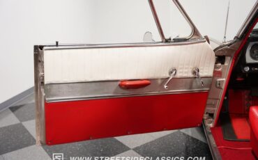 Unknown-Gran-turismo-1963-Gold-Red-40