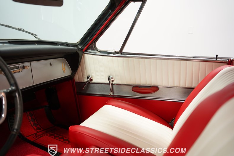 Unknown-Gran-turismo-1963-Gold-Red-46