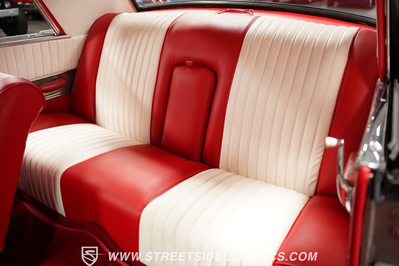 Unknown-Gran-turismo-1963-Gold-Red-48