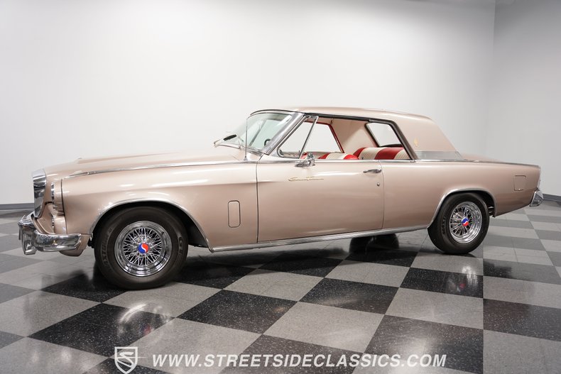Unknown-Gran-turismo-1963-Gold-Red-5