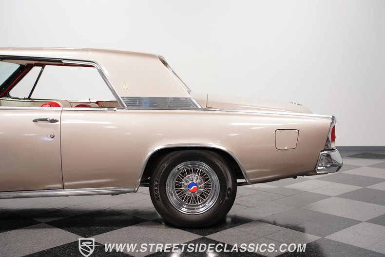 Unknown-Gran-turismo-1963-Gold-Red-7