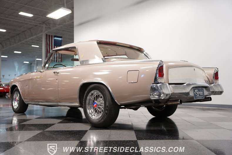 Unknown-Gran-turismo-1963-Gold-Red-8
