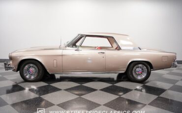 Unknown-Gran-turismo-1963-Gold-Red-9