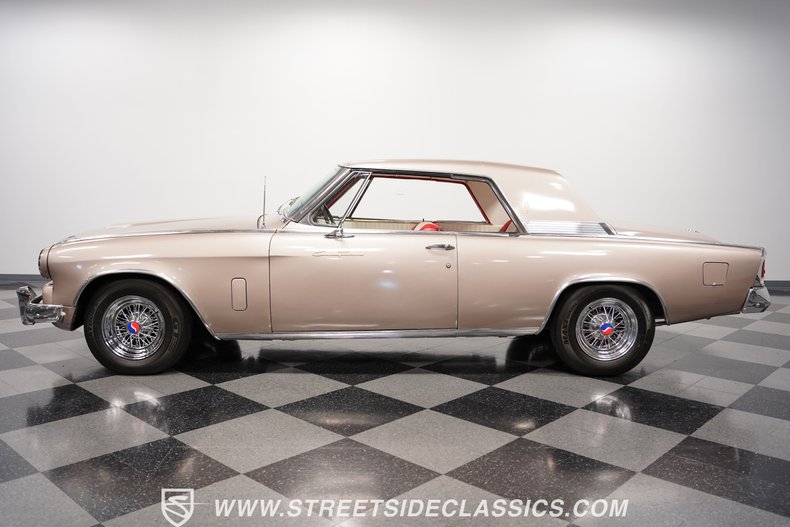 Unknown-Gran-turismo-1963-Gold-Red-9