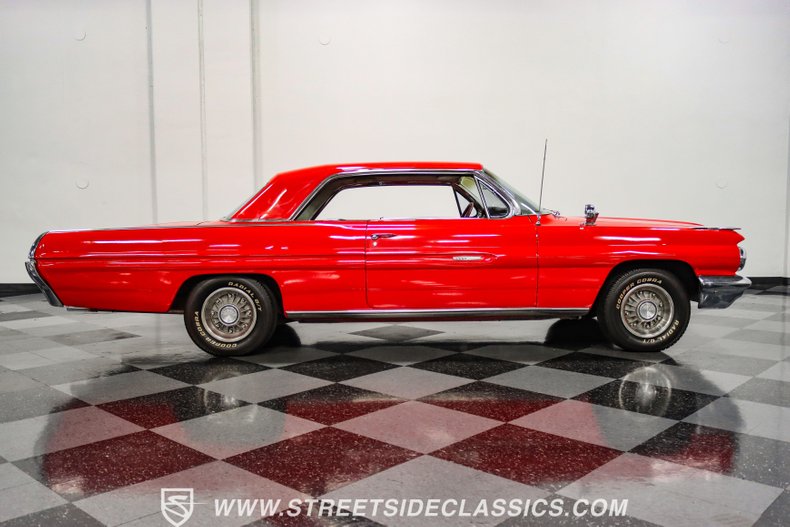Unknown-Grand-prix-1962-Mandalay-Red-Red-24