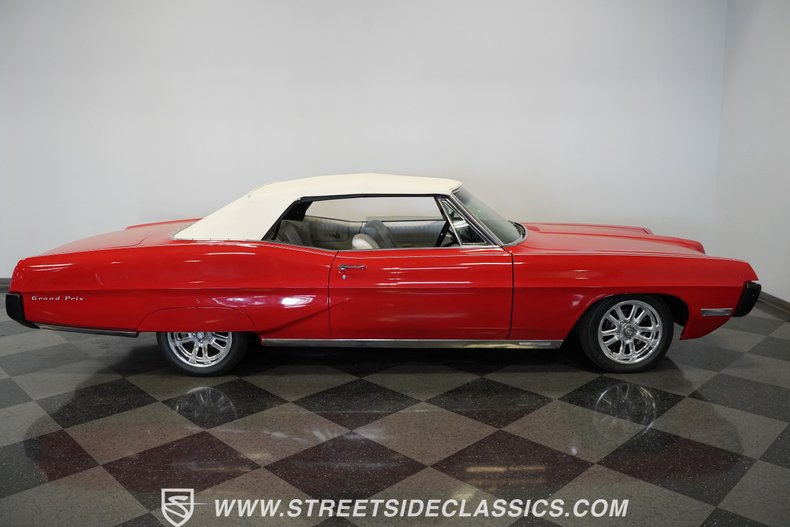 Unknown-Grand-prix-1967-Red-White-13