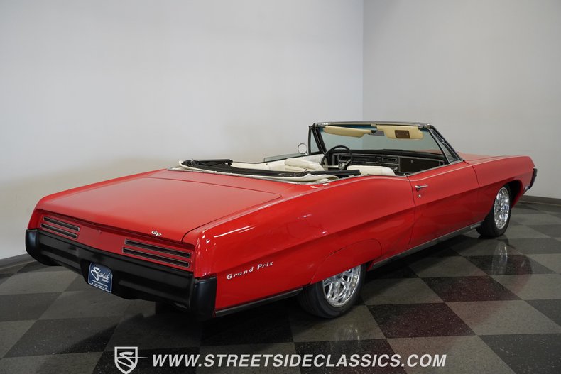 Unknown-Grand-prix-1967-Red-White-22