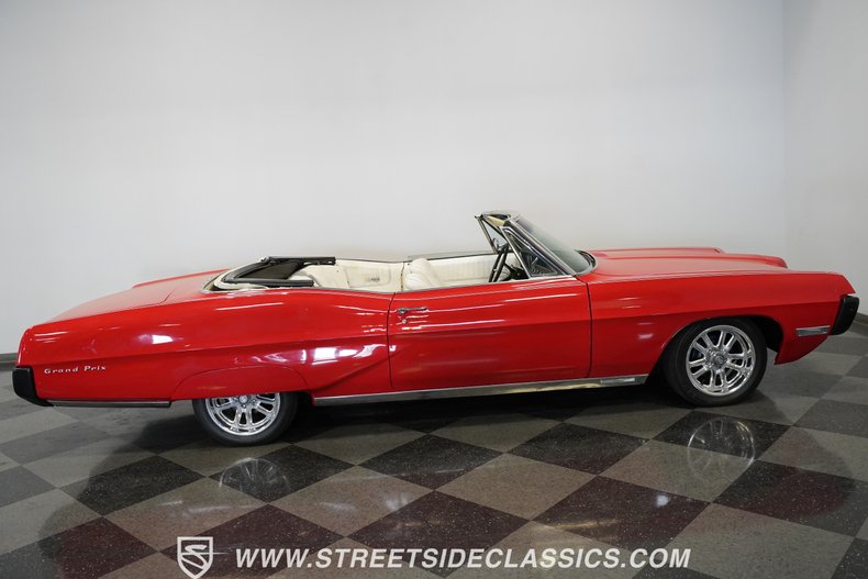 Unknown-Grand-prix-1967-Red-White-23