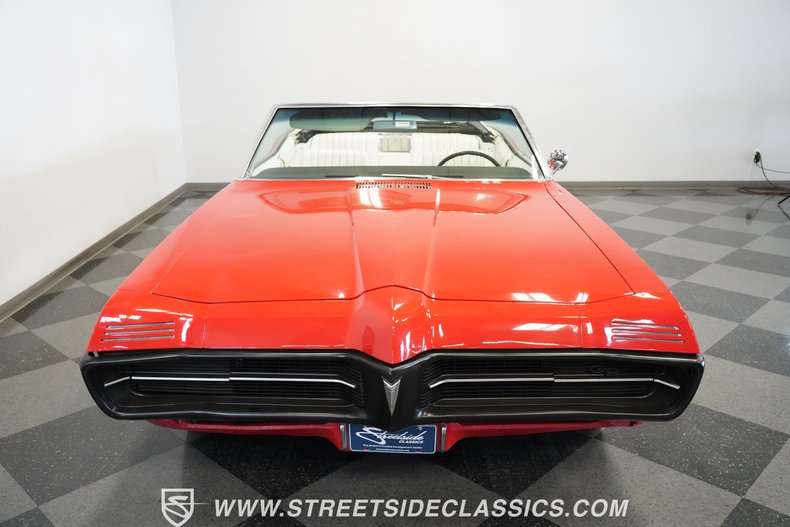 Unknown-Grand-prix-1967-Red-White-38