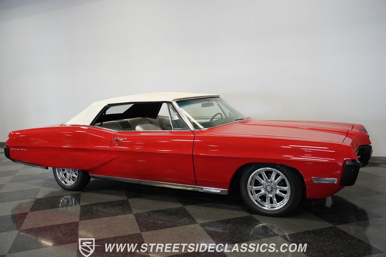 Unknown-Grand-prix-1967-Red-White-42