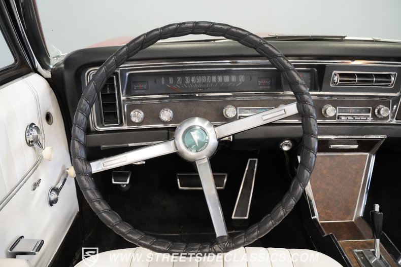 Unknown-Grand-prix-1967-Red-White-5