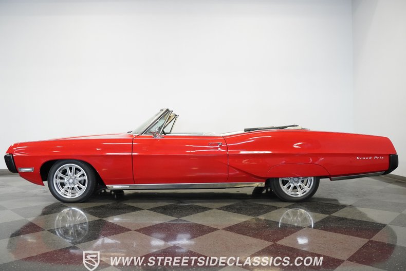 Unknown-Grand-prix-1967-Red-White