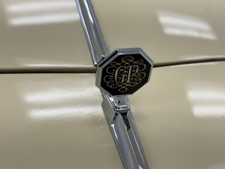 Unknown-Grand-prix-1975-Carmel-Beige-Saddle-16