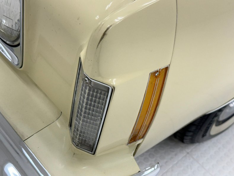 Unknown-Grand-prix-1975-Carmel-Beige-Saddle-18
