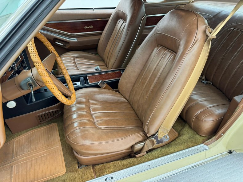 Unknown-Grand-prix-1975-Carmel-Beige-Saddle-4