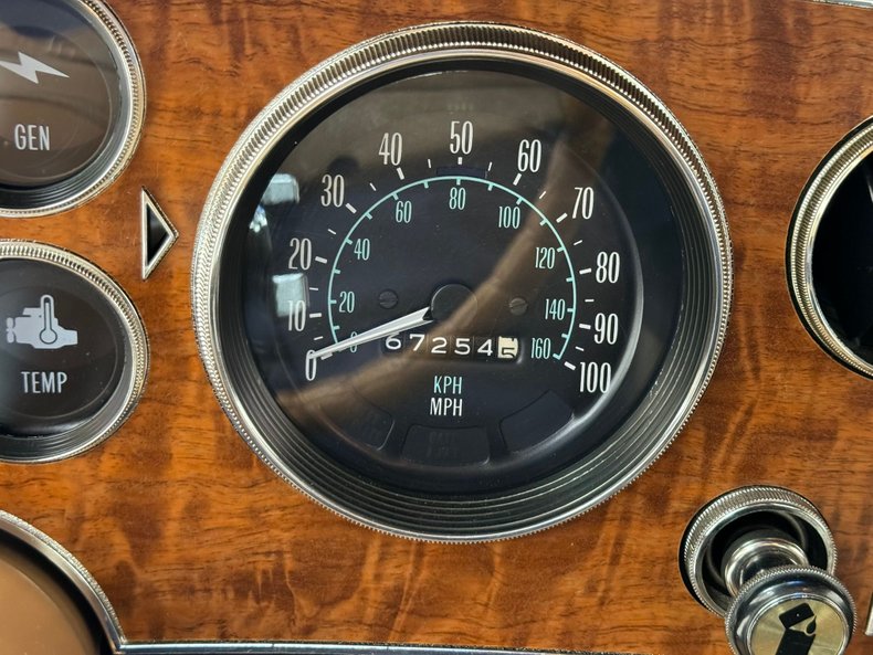 Unknown-Grand-prix-1975-Carmel-Beige-Saddle-47