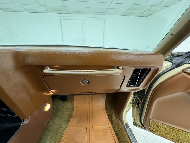 Unknown-Grand-prix-1975-Carmel-Beige-Saddle-49