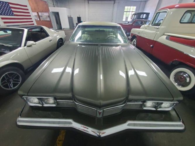 Unknown-Grandville-1973-Brown-Beige-2