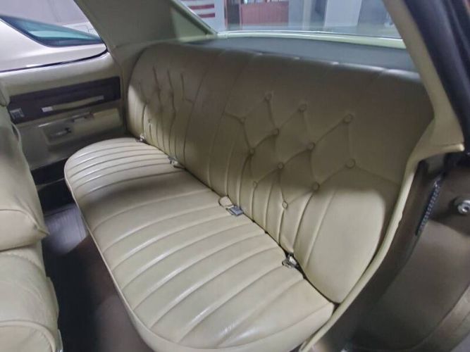 Unknown-Grandville-1973-Brown-Beige-9