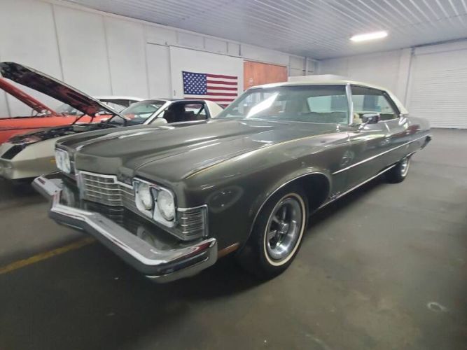 Unknown-Grandville-1973-Brown-Beige