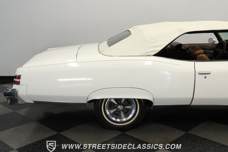 Unknown-Grandville-1975-Cameo-White-Saddle-26