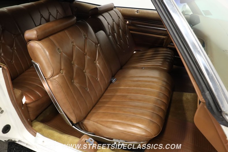 Unknown-Grandville-1975-Cameo-White-Saddle-43