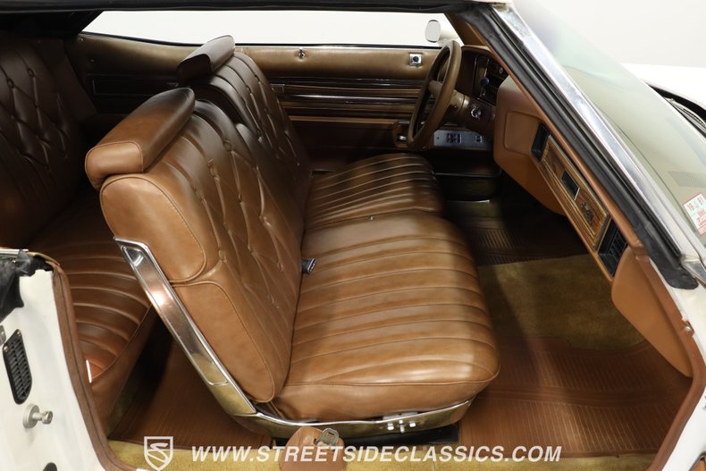 Unknown-Grandville-1975-Cameo-White-Saddle-44