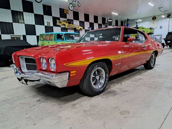 Unknown-Gt37-1971-Red