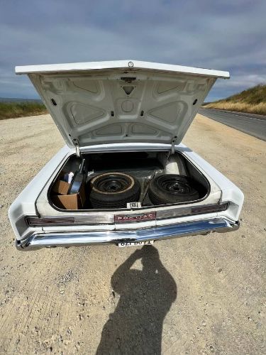 Unknown-Gto-1964-White-Red-1