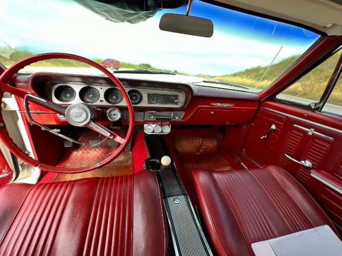 Unknown-Gto-1964-White-Red-11
