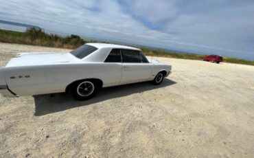 Unknown-Gto-1964-White-Red-14