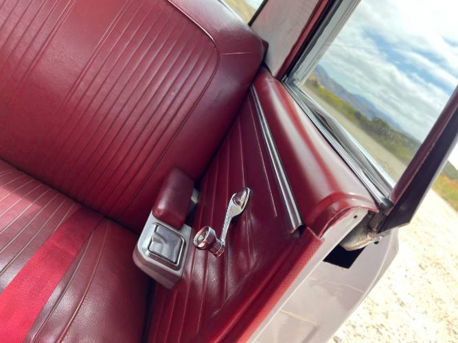 Unknown-Gto-1964-White-Red-8