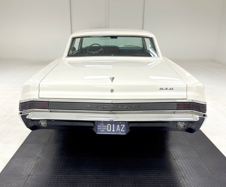 Unknown-Gto-1965-Cameo-White-Dark-Blue-20