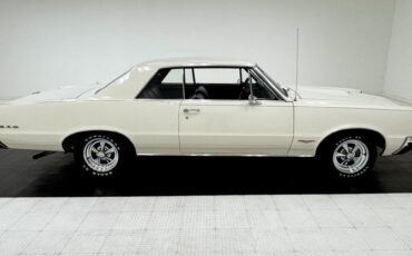 Unknown-Gto-1965-Cameo-White-Dark-Blue-23