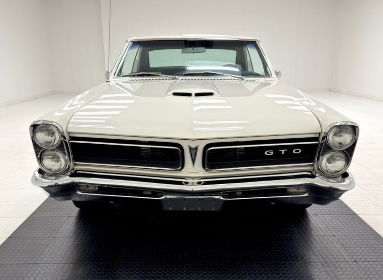 Unknown-Gto-1965-Cameo-White-Dark-Blue-25